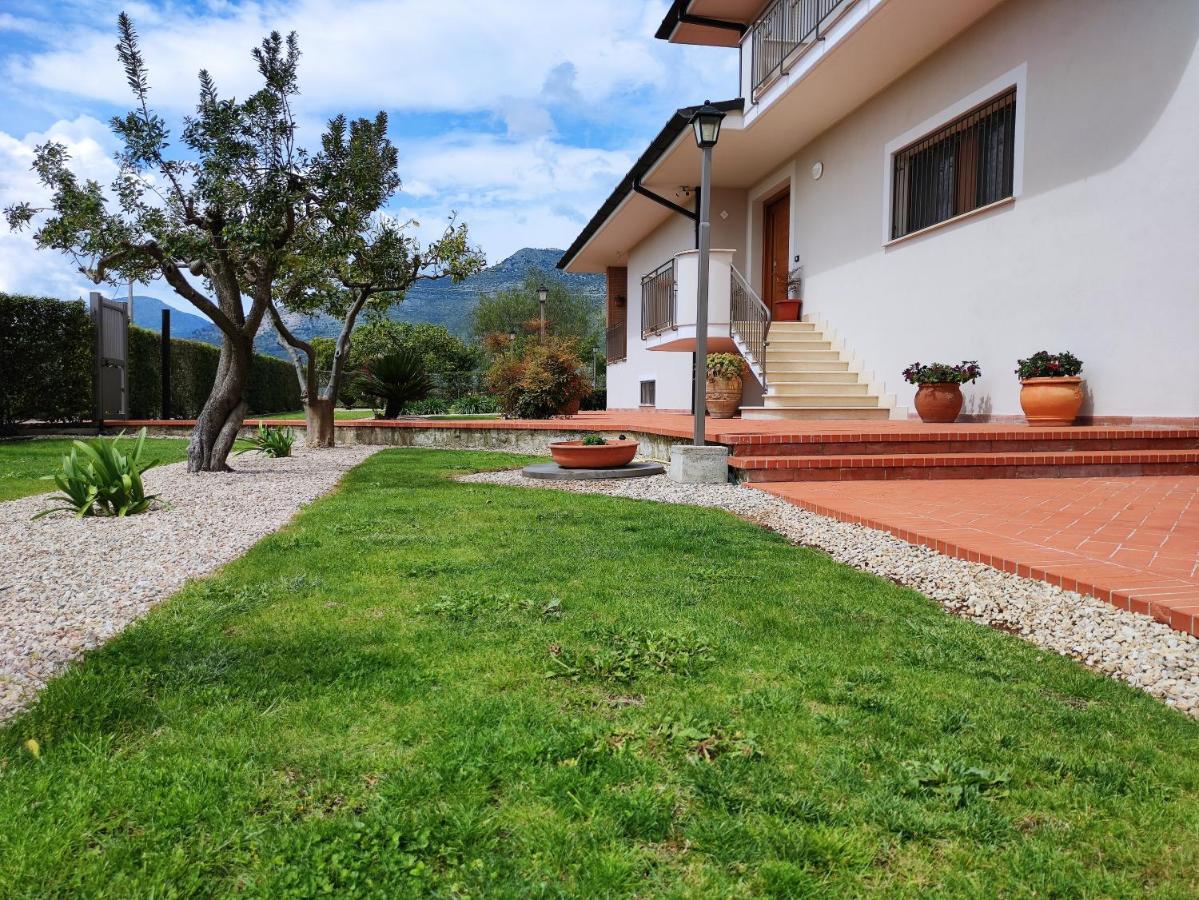 Il Giardino Delle Zagare Panzió Fondi Kültér fotó